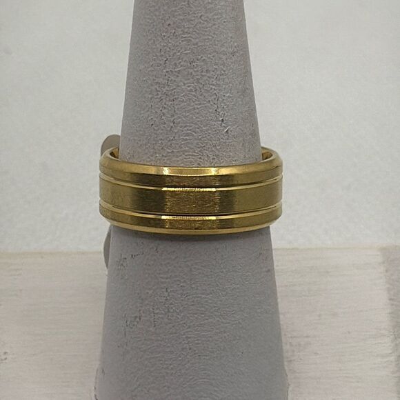 Brand New!! Size 8 Titanium plated beveled edge band, ring - Picture 1 of 4